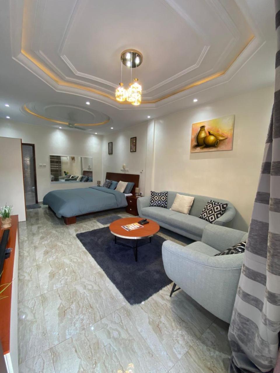 Gilles Golden Palace Abomey-Calavi ภายนอก รูปภาพ